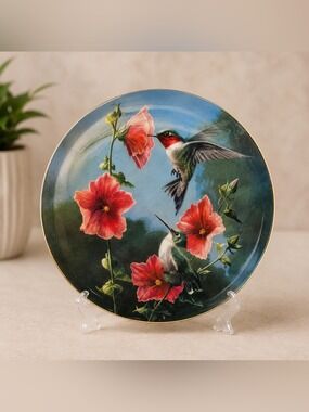🌺Decorative Hummingbird Hibiscus Collector Plate • Vibrant Floral Bird Art Decor